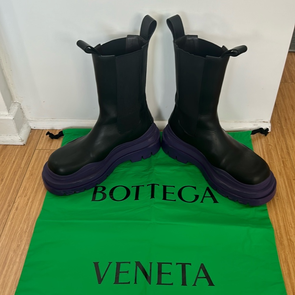 Bottega Veneta Tire Chelsea Boots